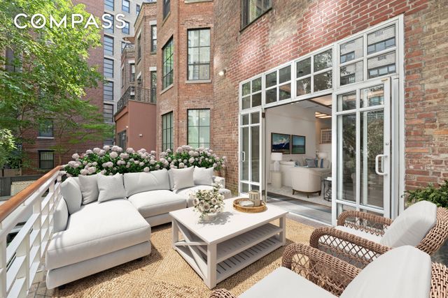 313 W 102nd Street, New York City, NY 10025