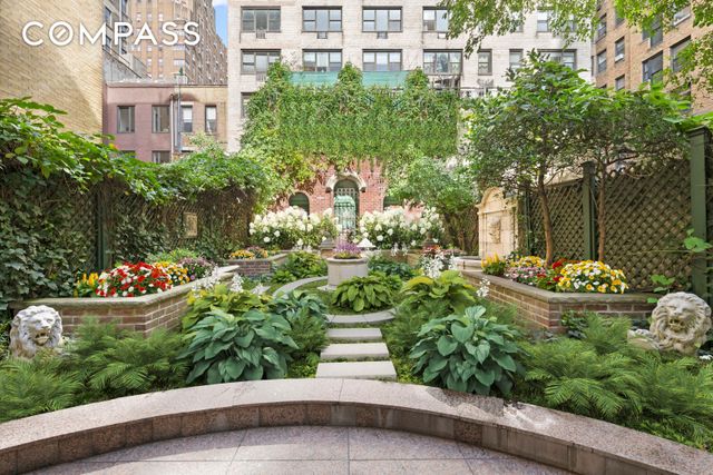 313 W 102nd Street, New York City, NY 10025