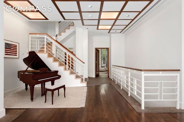313 W 102nd Street, New York City, NY 10025