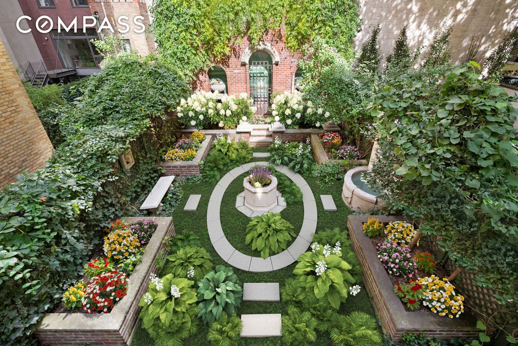 313 W 102nd Street, New York City, NY 10025