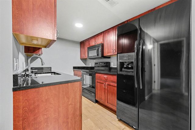 460 E Fulton Street 2, Grand Rapids, MI 49503