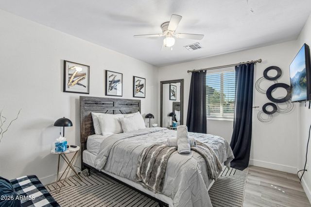 1530 W DUNLAP Avenue, Phoenix, AZ 85021
