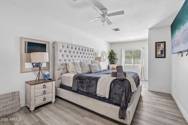 1530 W DUNLAP Avenue, Phoenix, AZ 85021