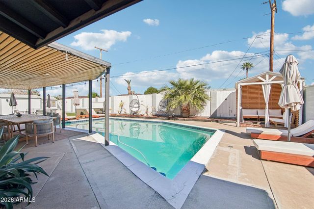 1530 W DUNLAP Avenue, Phoenix, AZ 85021