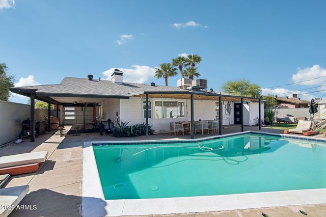 1530 W DUNLAP Avenue, Phoenix, AZ 85021