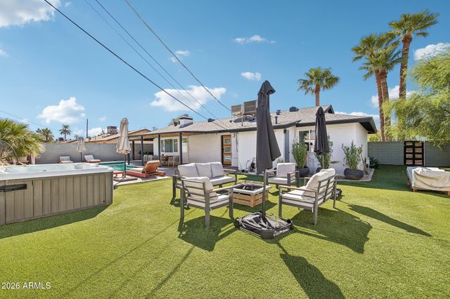 1530 W DUNLAP Avenue, Phoenix, AZ 85021