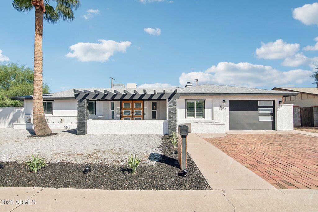 1530 W DUNLAP Avenue, Phoenix, AZ 85021