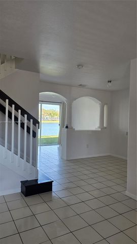 2755 SE 15th Rd 101, Homestead, FL 33035