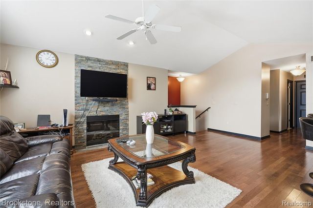 15308 Yale Drive, Clinton Township, MI 48038