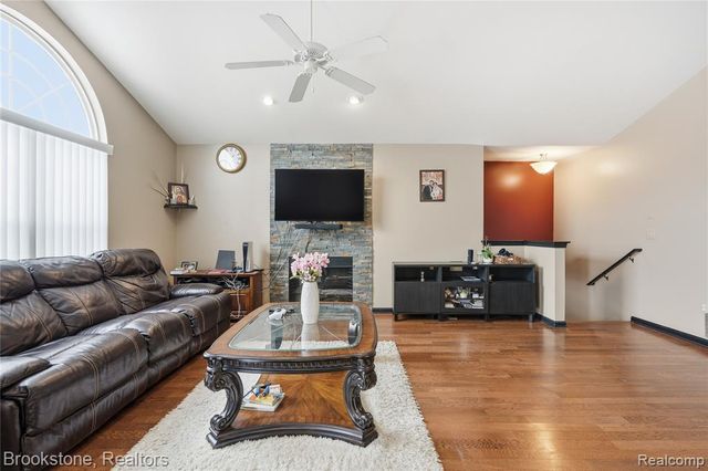 15308 Yale Drive, Clinton Township, MI 48038