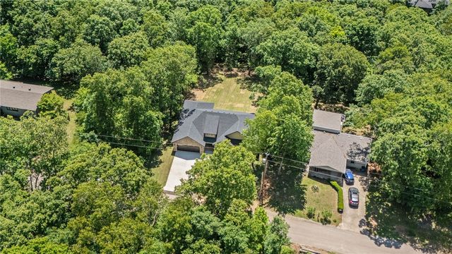 11 Thornaby Drive, Bella Vista, AR 72714