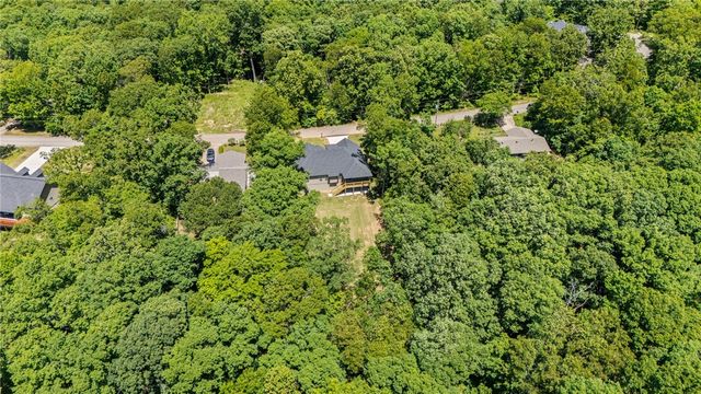11 Thornaby Drive, Bella Vista, AR 72714