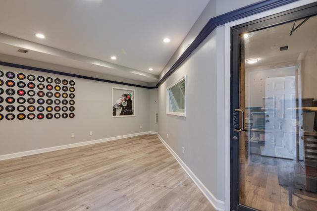 2221 POPLAR AVE, Memphis, TN 38104