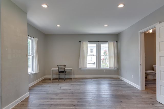 2221 POPLAR AVE, Memphis, TN 38104