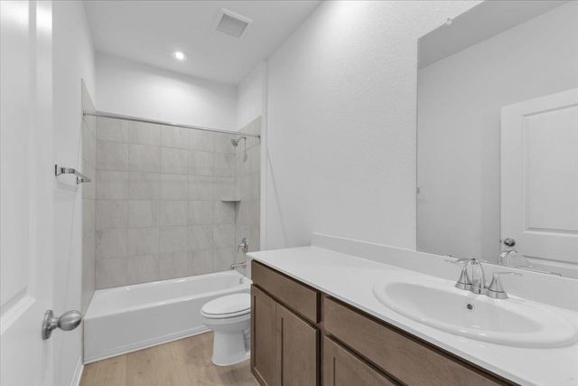 5028 Hazelnut LN, Del Valle, TX 78617