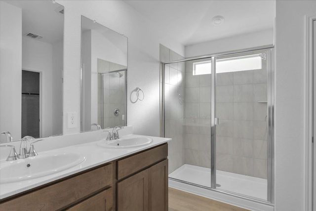 5028 Hazelnut LN, Del Valle, TX 78617