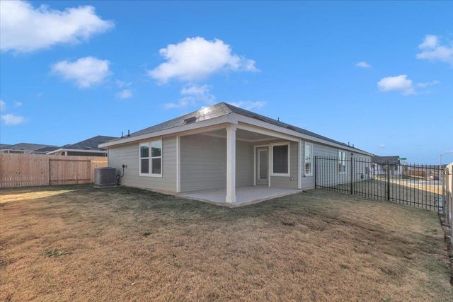 5028 Hazelnut LN, Del Valle, TX 78617