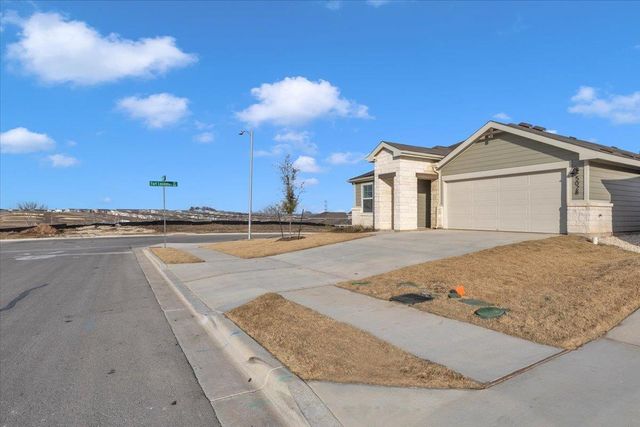 5028 Hazelnut LN, Del Valle, TX 78617