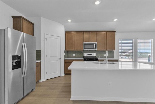 5028 Hazelnut LN, Del Valle, TX 78617