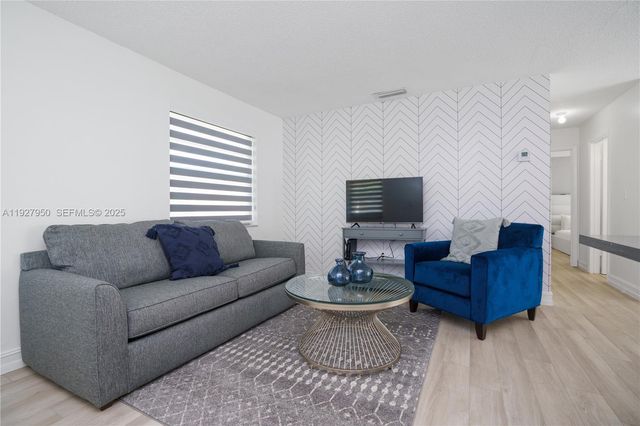 20075 SW 87th Pl, Cutler Bay, FL 33189