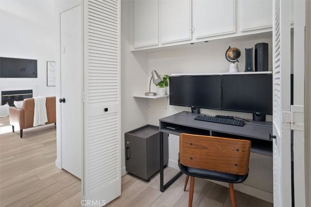 27142 Sanford, Valencia, CA 91354