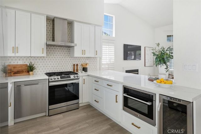 27142 Sanford, Valencia, CA 91354