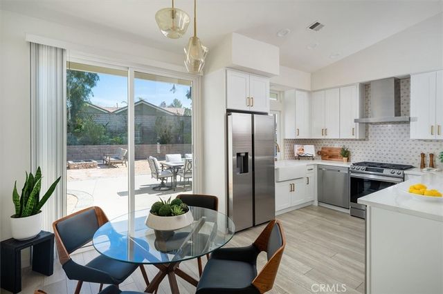 27142 Sanford, Valencia, CA 91354