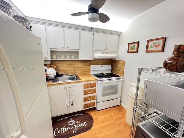 8851 Sunrise Lakes Boulevard 109, Sunrise, FL 33322