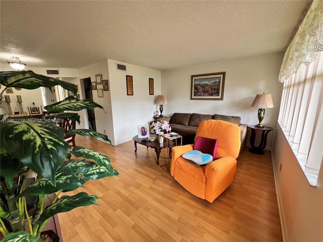 8851 Sunrise Lakes Boulevard 109, Sunrise, FL 33322