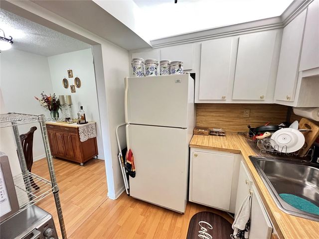 8851 Sunrise Lakes Boulevard 109, Sunrise, FL 33322