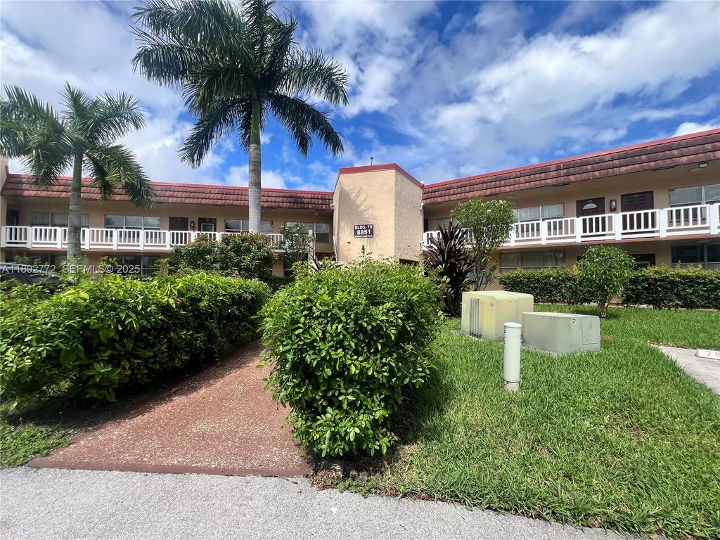 8851 Sunrise Lakes Boulevard 109, Sunrise, FL 33322