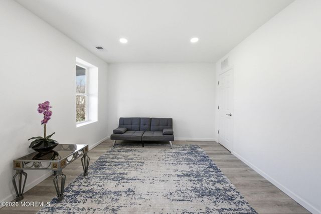 23 S Beers Street, Keyport, NJ 07735