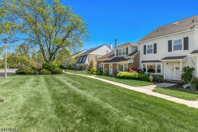 44 Tisbury Ct, Scotch Plains Twp., NJ 07076