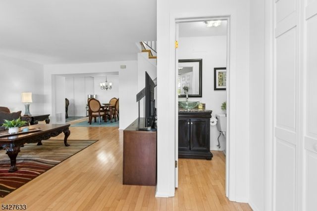 44 Tisbury Ct, Scotch Plains Twp., NJ 07076