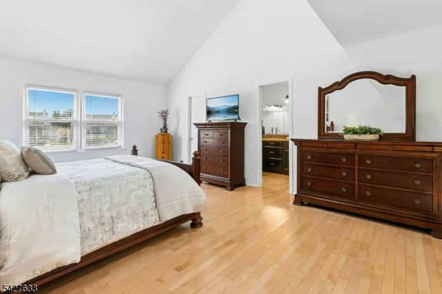44 Tisbury Ct, Scotch Plains Twp., NJ 07076