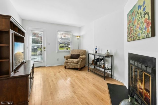 44 Tisbury Ct, Scotch Plains Twp., NJ 07076