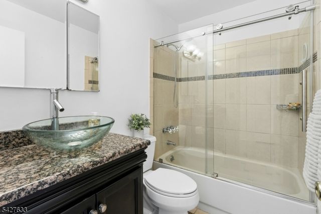44 Tisbury Ct, Scotch Plains Twp., NJ 07076