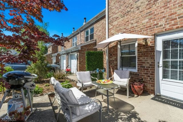 44 Tisbury Ct, Scotch Plains Twp., NJ 07076