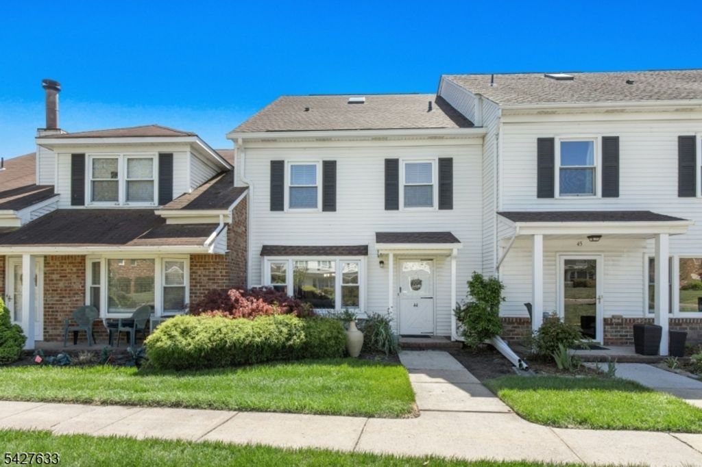 44 Tisbury Ct, Scotch Plains Twp., NJ 07076