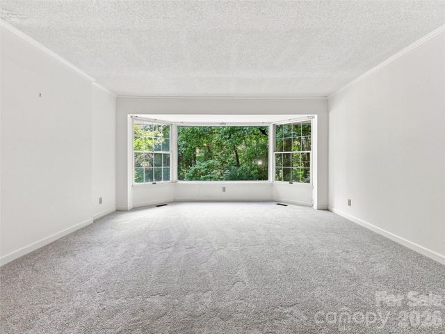12 Legendary Road, Hendersonville, NC 28739