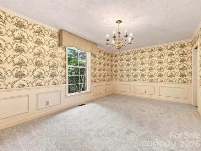 12 Legendary Road, Hendersonville, NC 28739