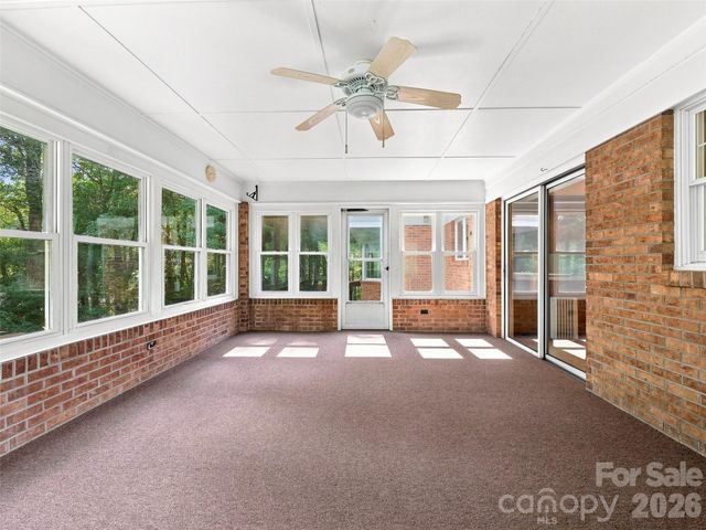 12 Legendary Road, Hendersonville, NC 28739