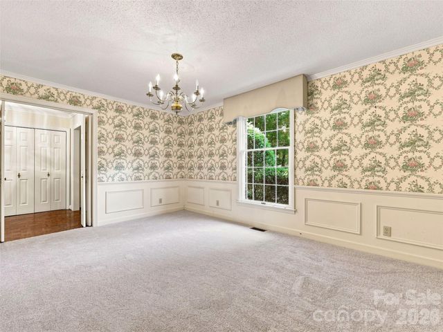 12 Legendary Road, Hendersonville, NC 28739