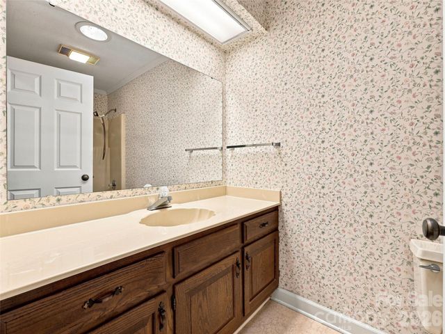 12 Legendary Road, Hendersonville, NC 28739