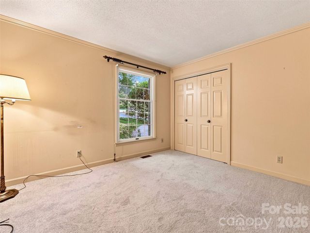 12 Legendary Road, Hendersonville, NC 28739