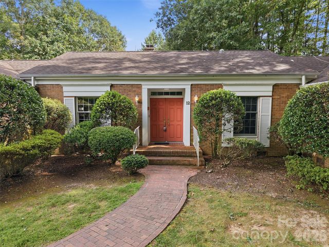 12 Legendary Road, Hendersonville, NC 28739