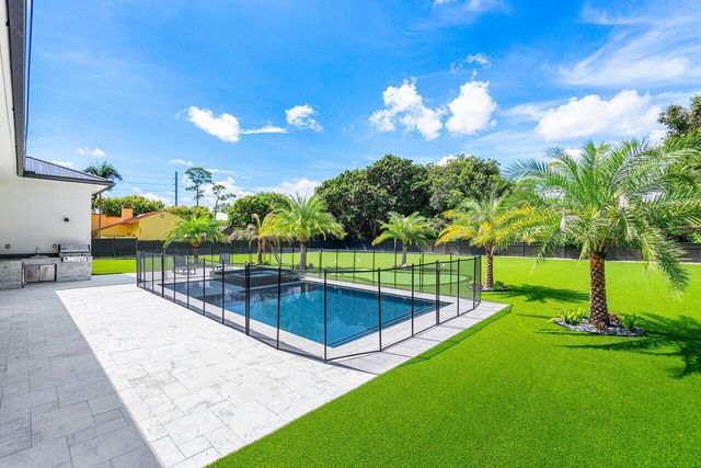 221 Milestone Way, West Palm Beach, FL 33415