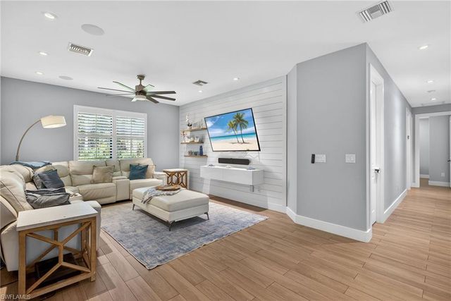 5577 Lancewood WAY, Naples, FL 34116