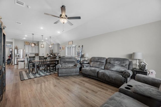 108 Alessandra Way, Huntsville, TX 77320