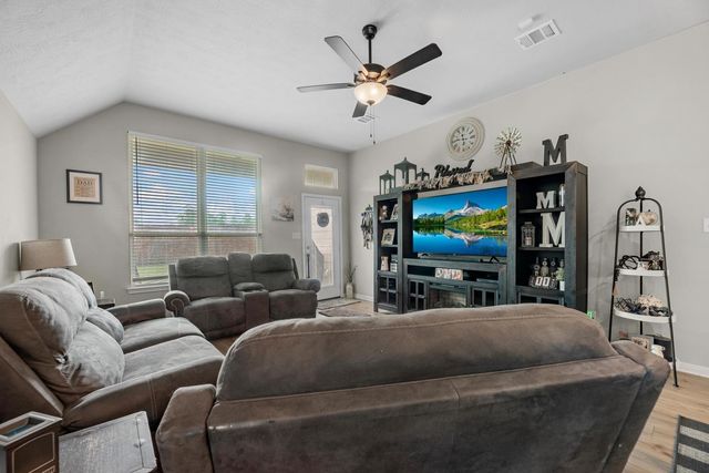 108 Alessandra Way, Huntsville, TX 77320